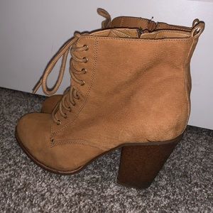 Tan lace up